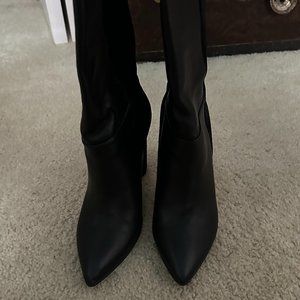 42 Gold Kolby Black Leather Pointed Toe Boot